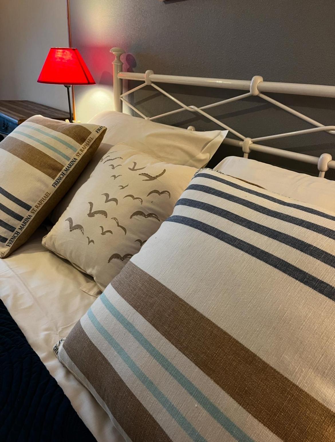 Les Transats Chambre Et Appartements Face A La Mer Barfleur Exterior photo
