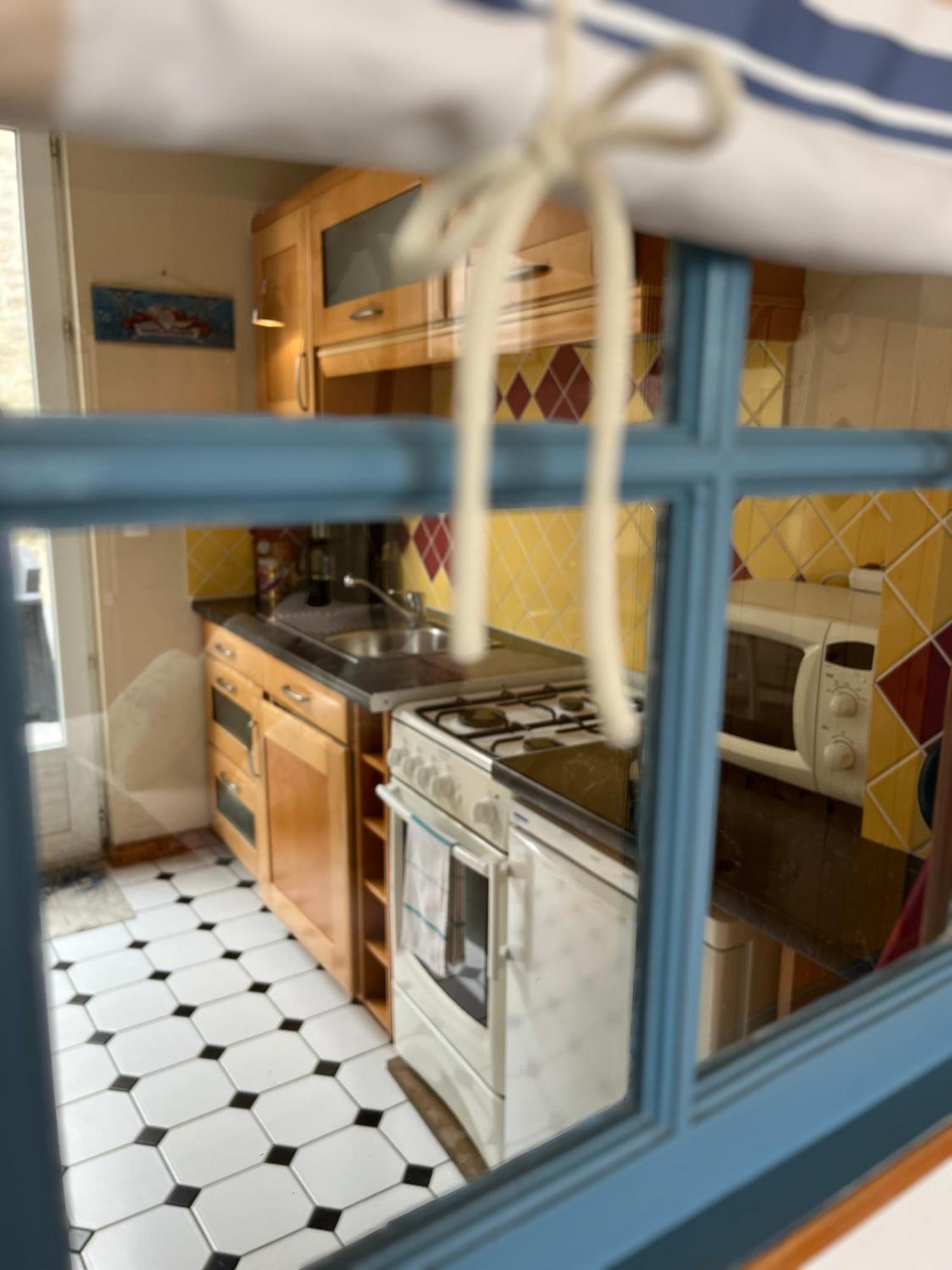 Les Transats Chambre Et Appartements Face A La Mer Barfleur Exterior photo