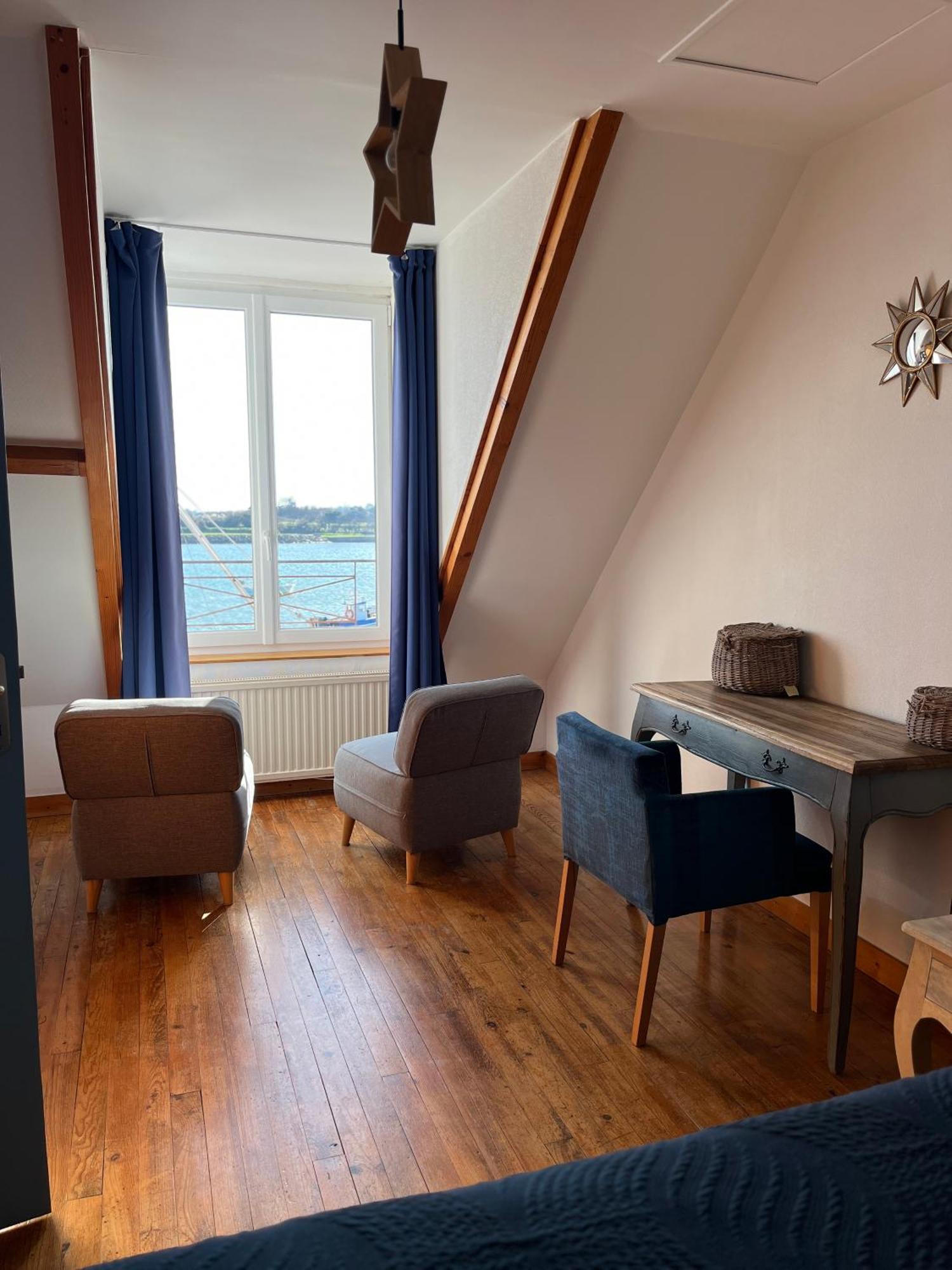 Les Transats Chambre Et Appartements Face A La Mer Barfleur Exterior photo