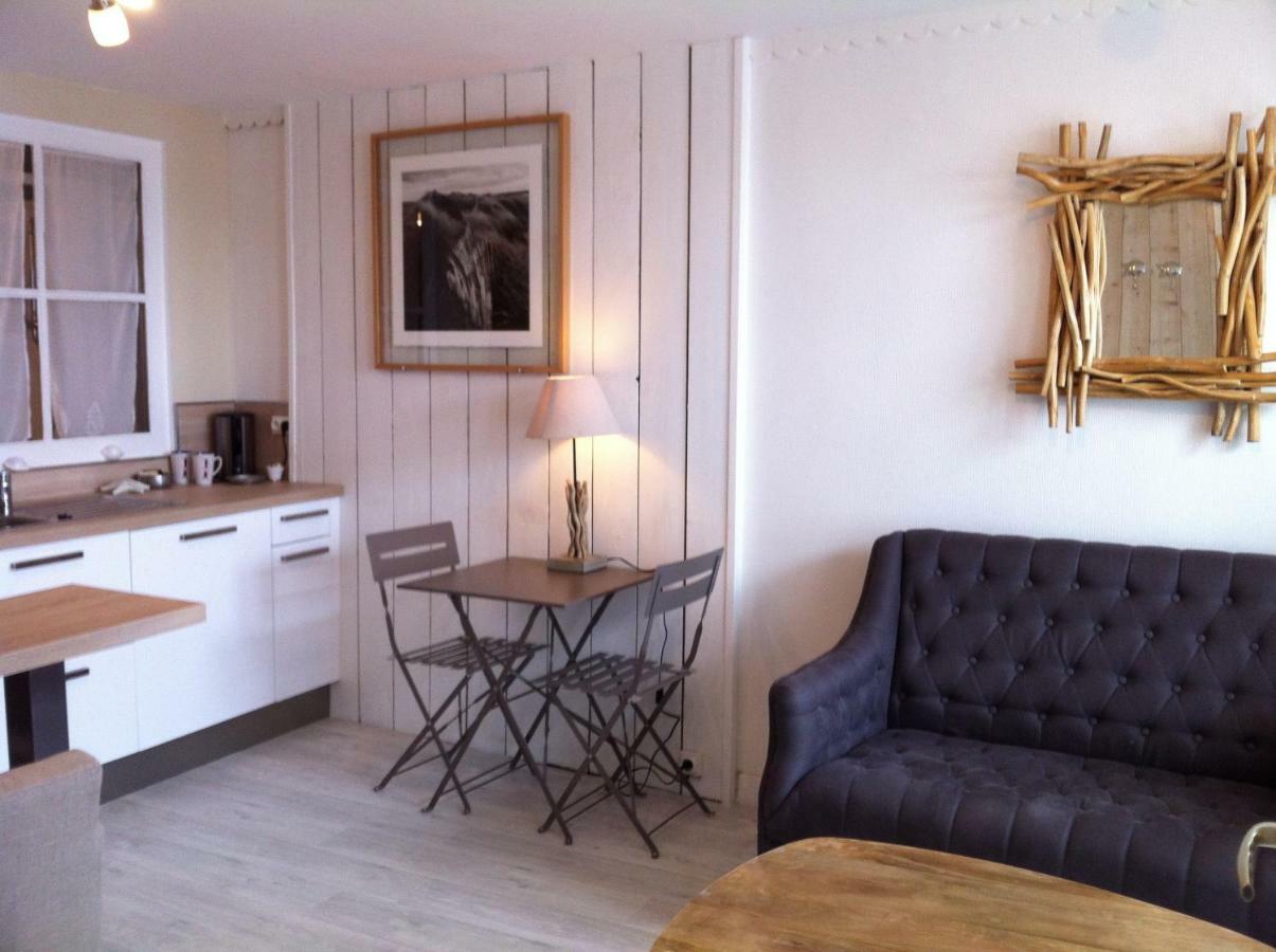 Les Transats Chambre Et Appartements Face A La Mer Barfleur Exterior photo