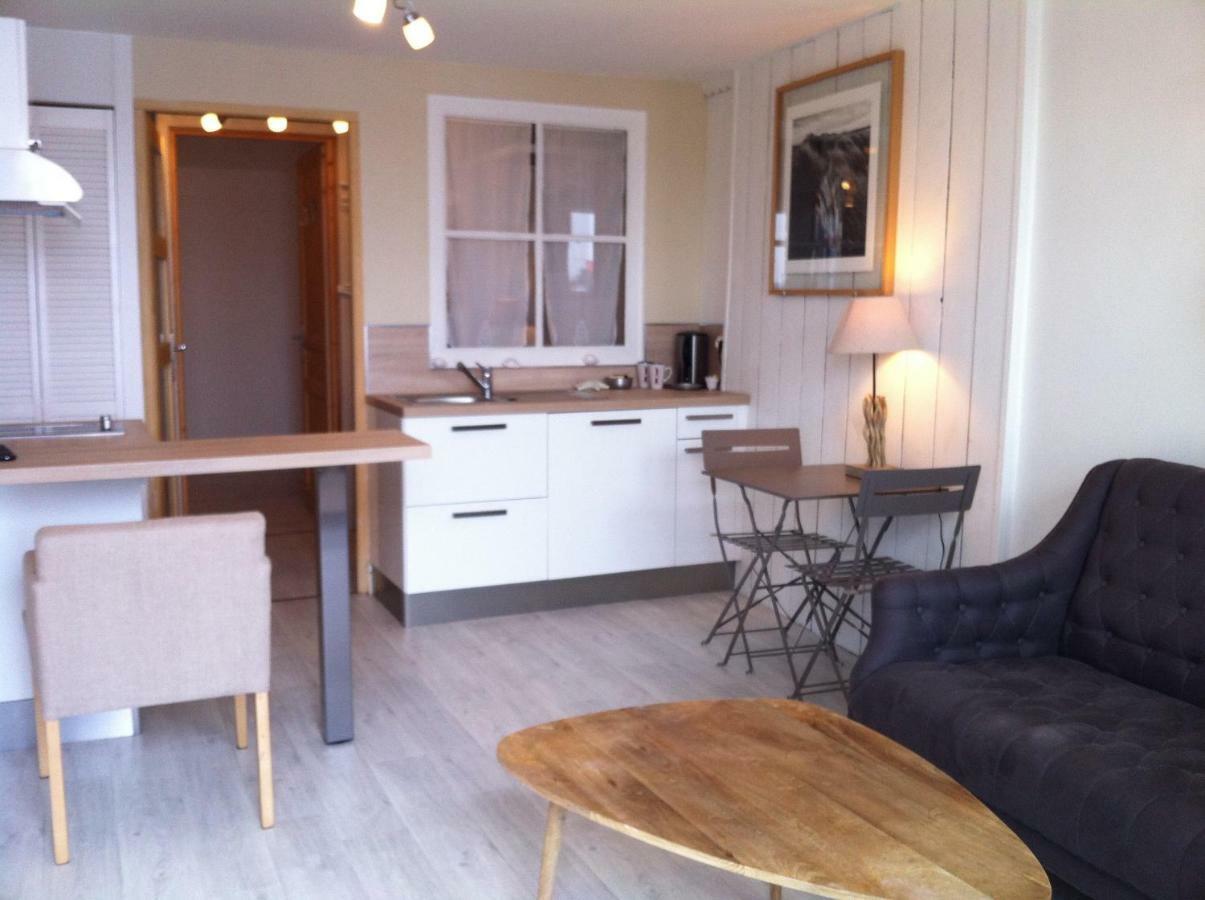 Les Transats Chambre Et Appartements Face A La Mer Barfleur Exterior photo